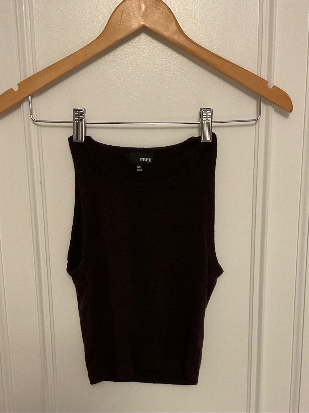 Aritzia -( Wilfred ) red- maroon cropped tank